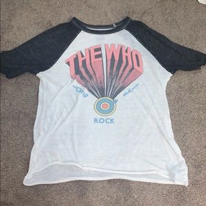 a short sleeve shirt